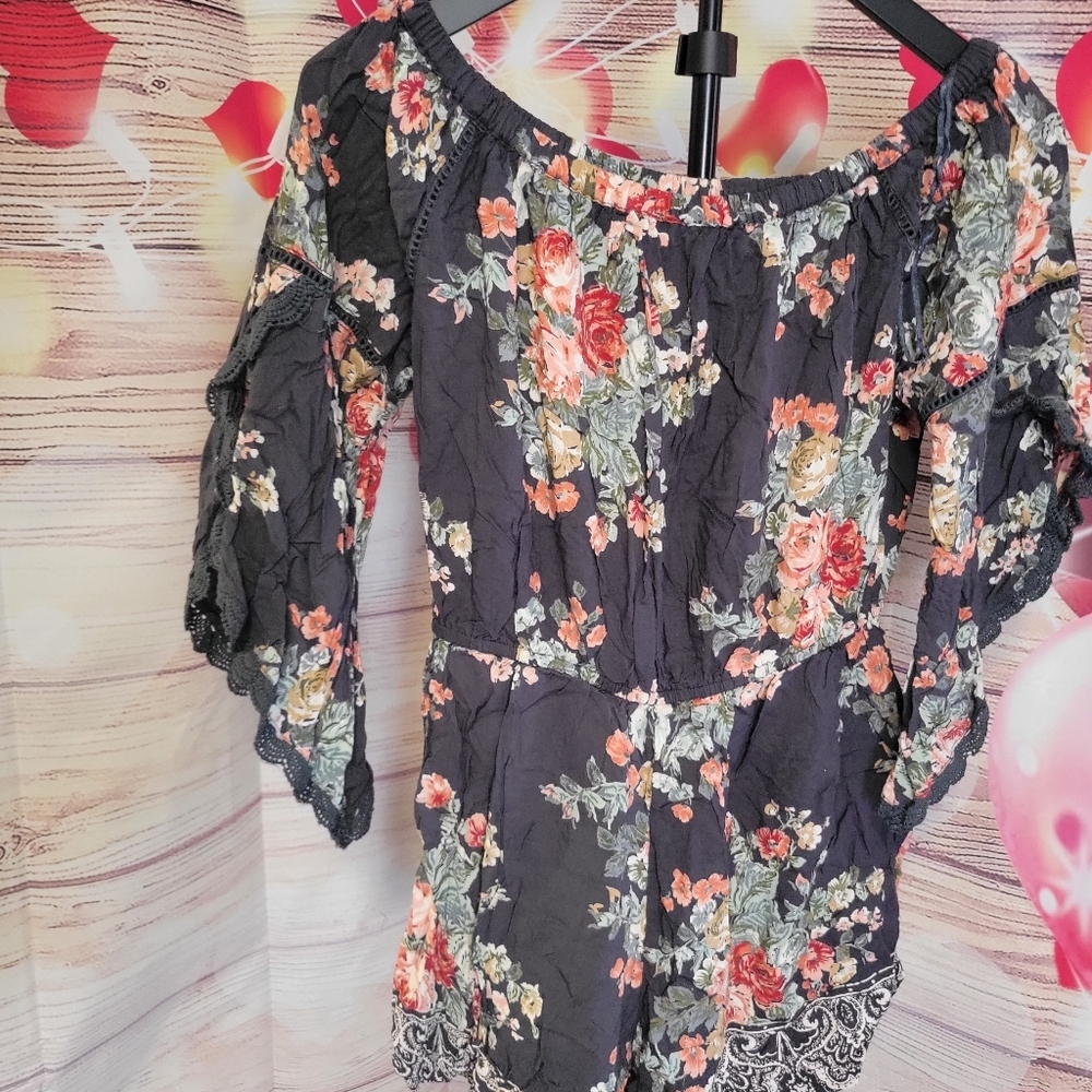Angie Gray Floral Off-Shoulder Romper - Picture 4 of 5